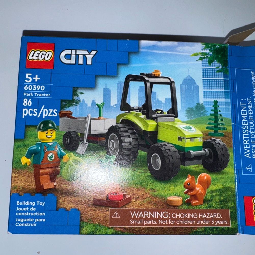 LEGO Set 60390 City Park Tractor